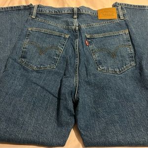 Levi’s Ribcage Jeans